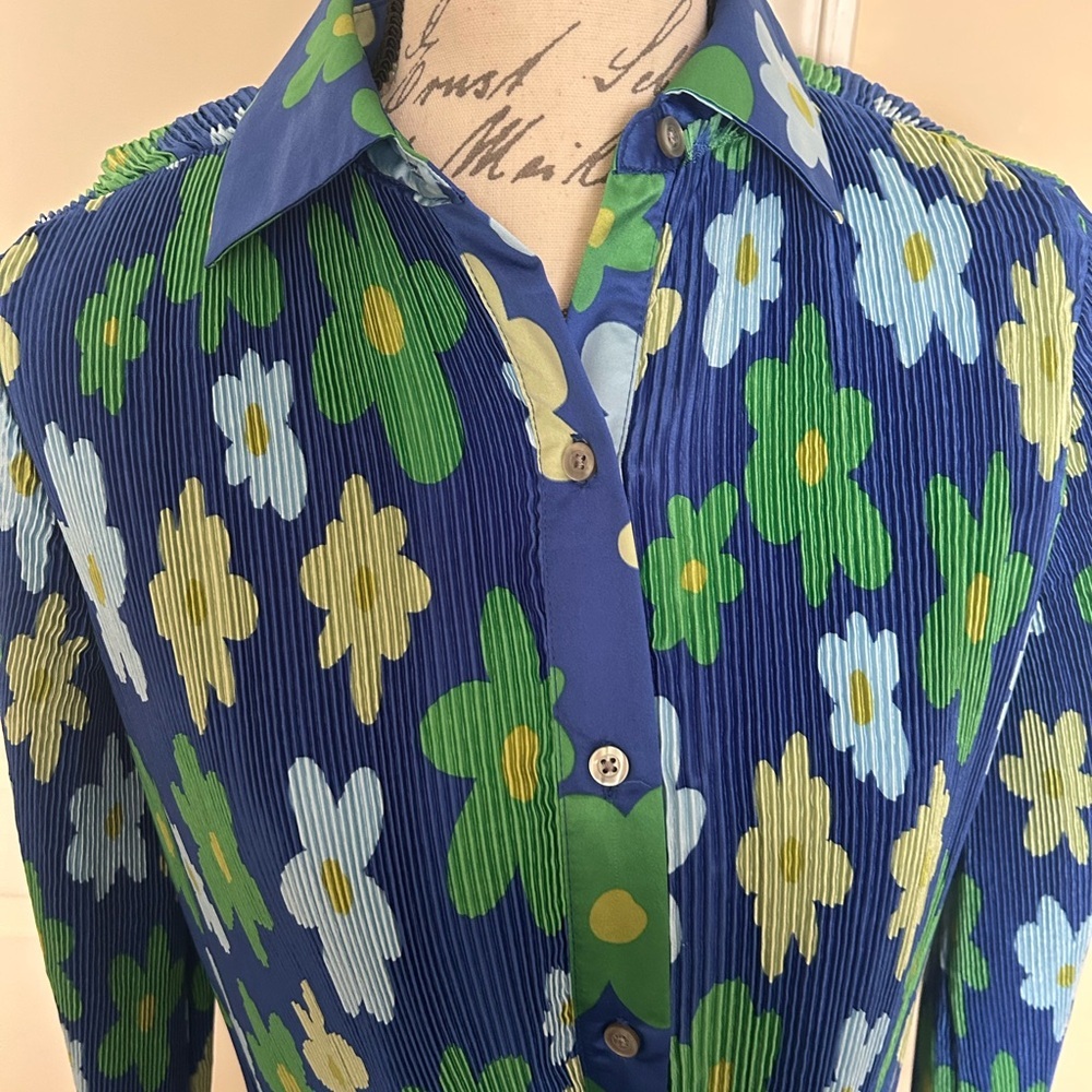 Black History Month Floral Blue and Green Top - Picture 3 of 6